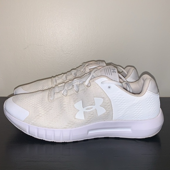 Under Armour Charged Rogue 3 Sneakers. White. Size 8. - Picture 2 of 9